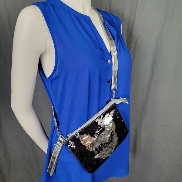 Sequin Flip Black &‎ Silver Puppy Purse - Picture 1 of 6